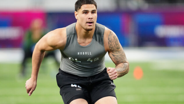 49ers add pass rusher in new 7-round mock draft