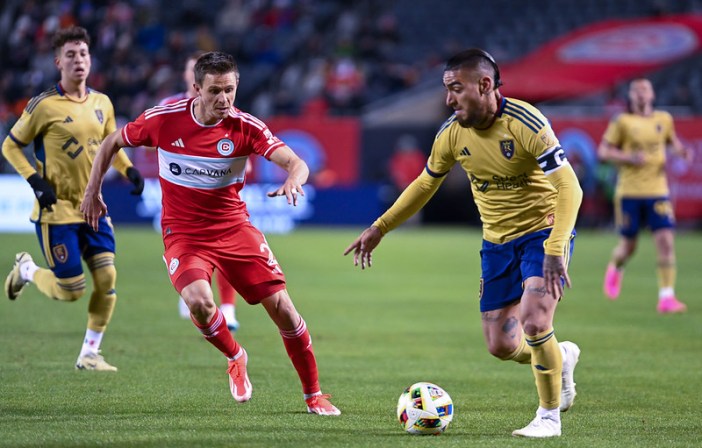 A Four-Gettable Night in More Ways than One for the Fire