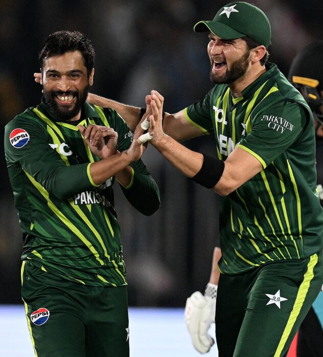 Afridi and Amir lead all-star Pakistan bowling effort to set up big win over New Zealand
