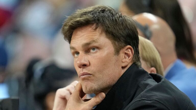 Brady 'not opposed' to a late-season NFL return