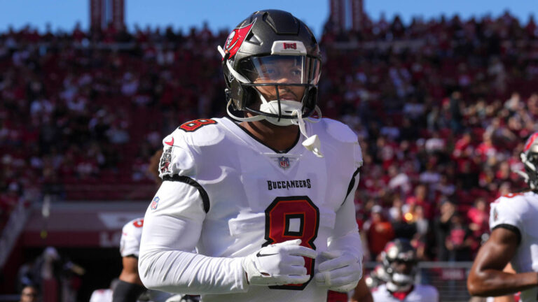 Bucs See 'Bright Future' With ILB SirVocea Dennis