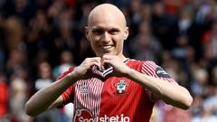 Championship: Southampton lead as Ipswich level; Birmingham and Sheff Wed ahead at bottom