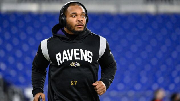 Chargers reach deal with ex-Ravens RB Dobbins
