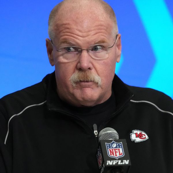 Chiefs extend contracts for Reid, Veach, Donovan