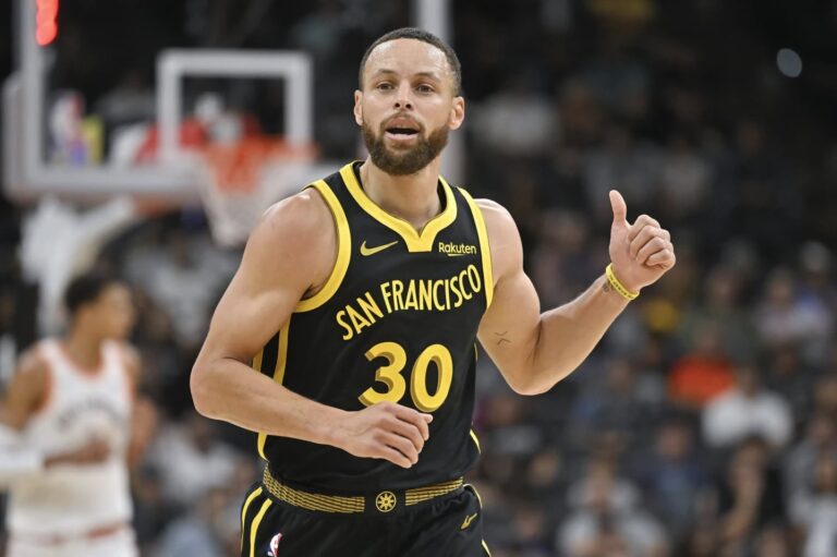 Curry scores 33 points, Warriors overcome Wembanyama, Spurs for 4th straight win