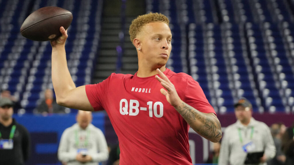 Draft experts tab Raiders as landing spot for ascending South Carolina QB