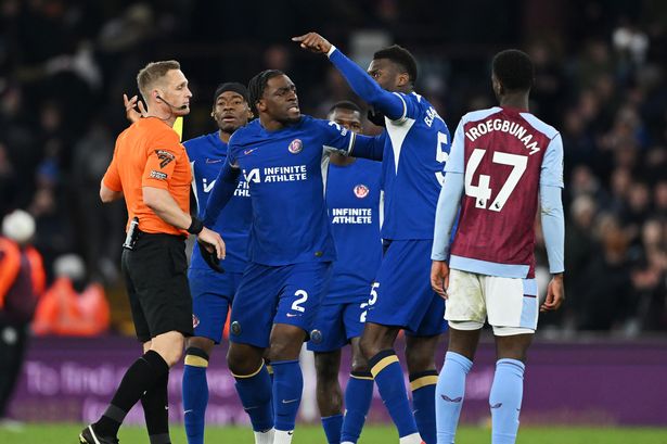 Ex-Premier League referee slams Craig Pawson after 'big problem' in Chelsea draw