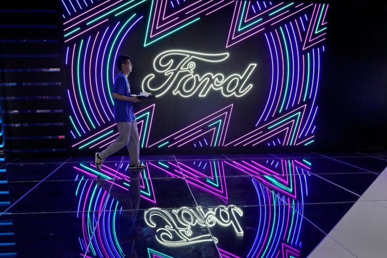 Ford's 1Q net income falls 24% as combustion engine unit sees sales and revenue decline