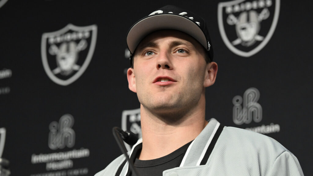 Georgia TE’s Coach On Brock Bowers: 'He Checks All The Boxes'