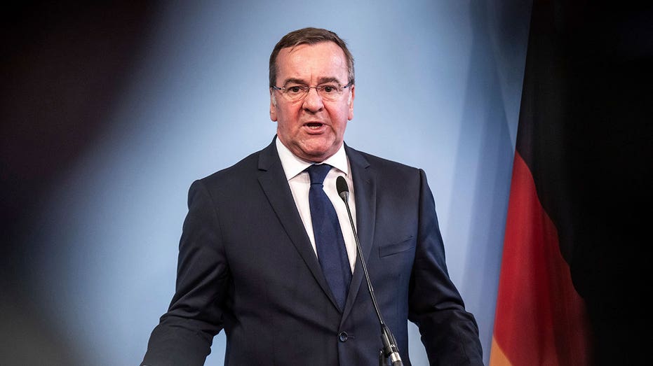 Germany's defense minister to overhaul military command to enhance war capabilities