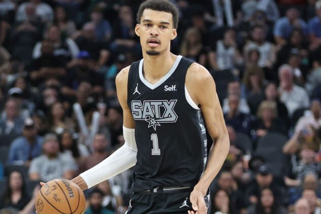 How is Victor Wembanyama utilized in the pick-and-roll