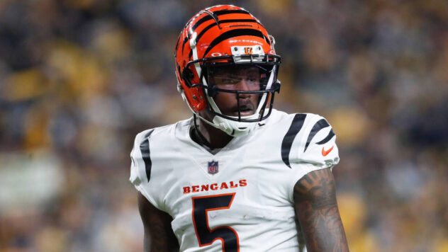 Insider says to expect more trades for star WRs between now and the draft