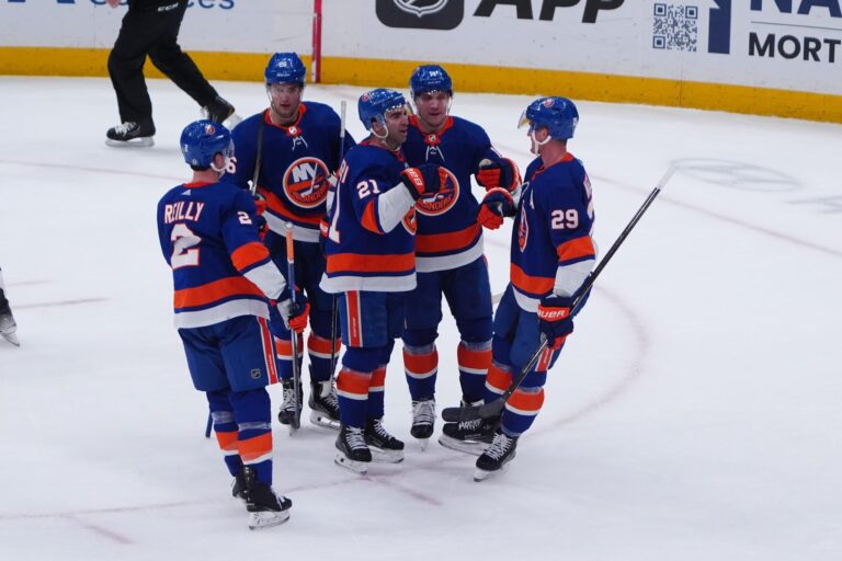 Islanders vs. Hurricanes Game 1 prediction: NHL odds, picks for Saturday