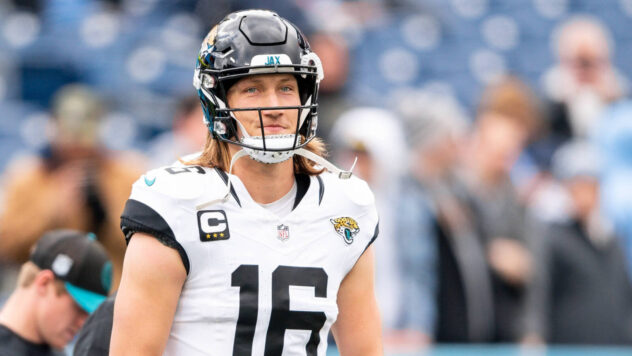 Jaguars Officially Exercise Fifth-Year Options On QB Trevor Lawrence & RB Travis Etienne