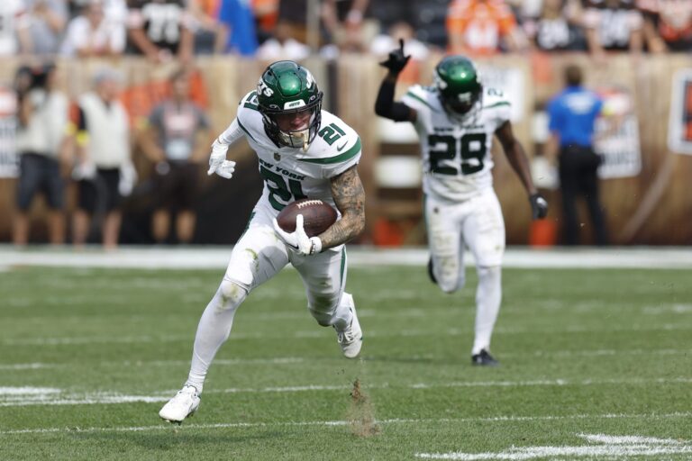 Jets re-sign safety, core special teams player Ashtyn Davis