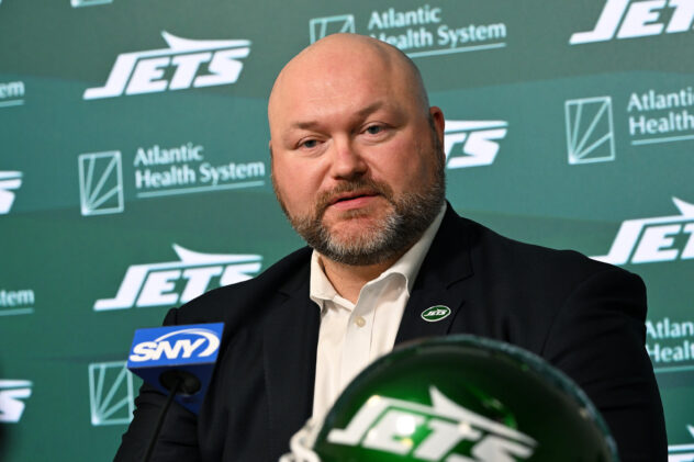 Jets stunningly trade down three times to start NFL draft Day 3, add 2025 pick