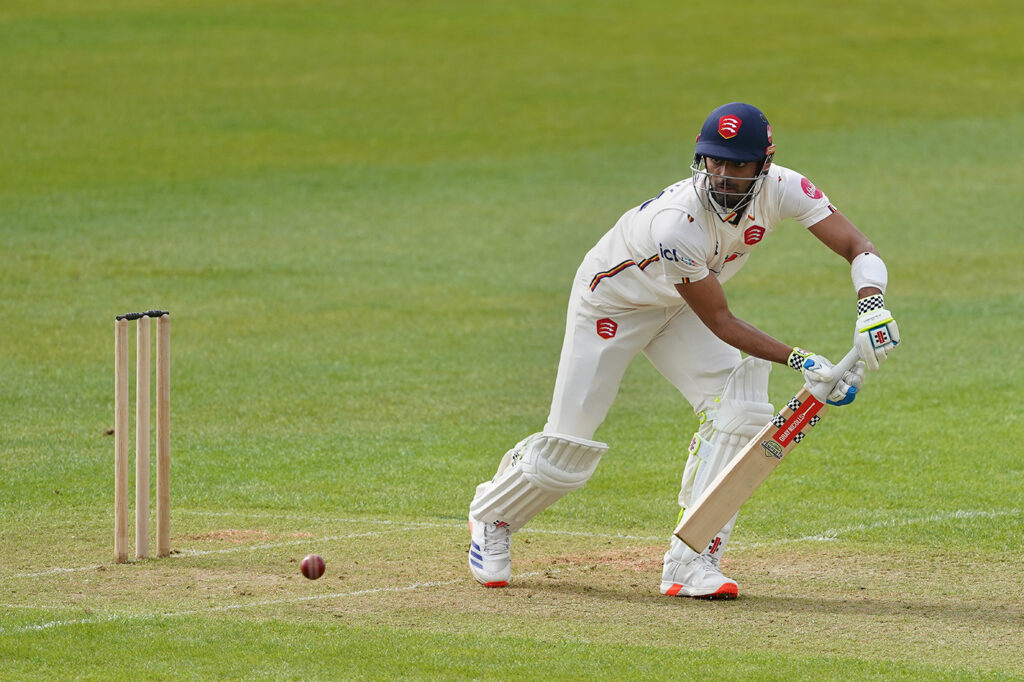 Khushi, Browne have Essex eyeing first-innings lead