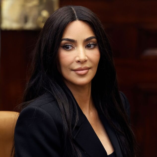 Kim Kardashian Debuts Icy Blonde Hair Transformation