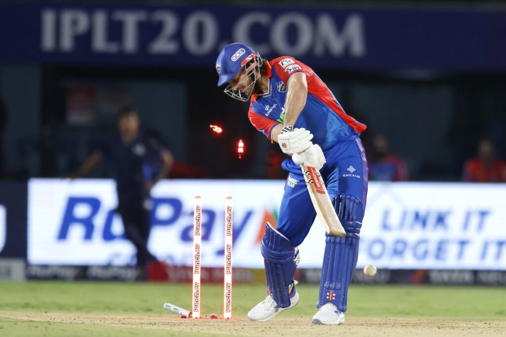 Marsh returns to Australia after tearing right hamstring