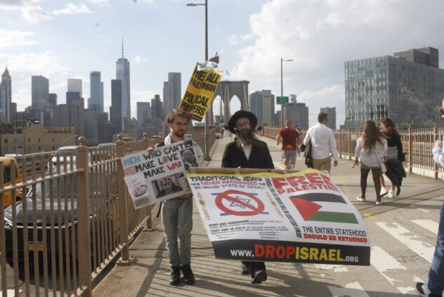 Pols who let lunatic protesters tie up the nation’s traffic are as bad as them