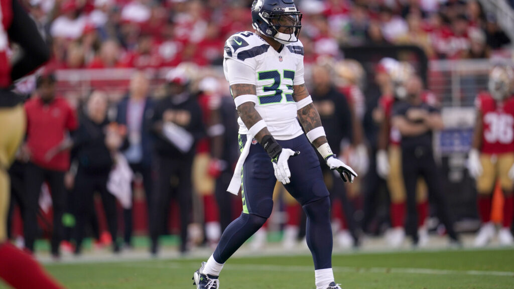 Report: 49ers keeping in touch with free agent safety Jamal Adams