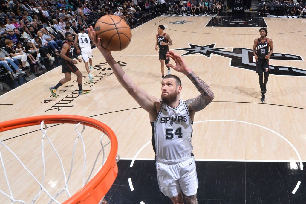 San Antonio finishes season with win over Detroit