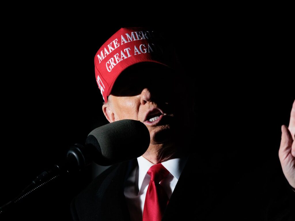 Silicon Valley Flirts With Trump