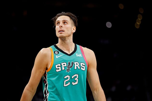 Spurs center Zach Collins needs surgery for torn labrum but should be back for start of next season
