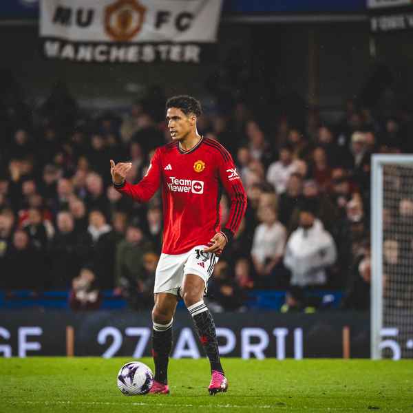 Ten Hag's update on Varane and Evans