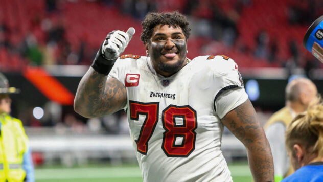 What Penei Sewell’s Contract Means For Tristan Wirfs