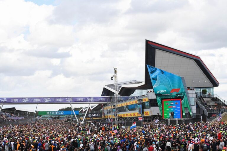 Which circuits are on both the F1 and MotoGP calendars?