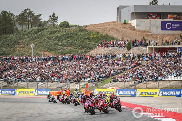 Which MotoGP riders have a race seat for 2025