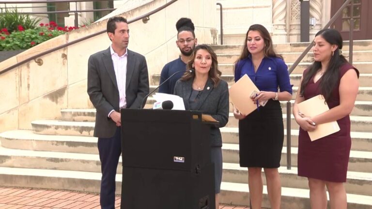 After using ‘nuclear’ option, San Antonio council members get their meetings on fire contract, city attorney suitability