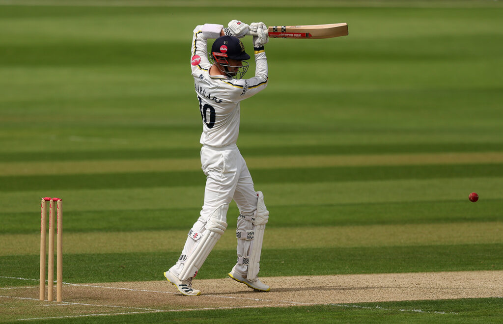 Bethell, Lintott roll Lancashire as Warwickshire take control