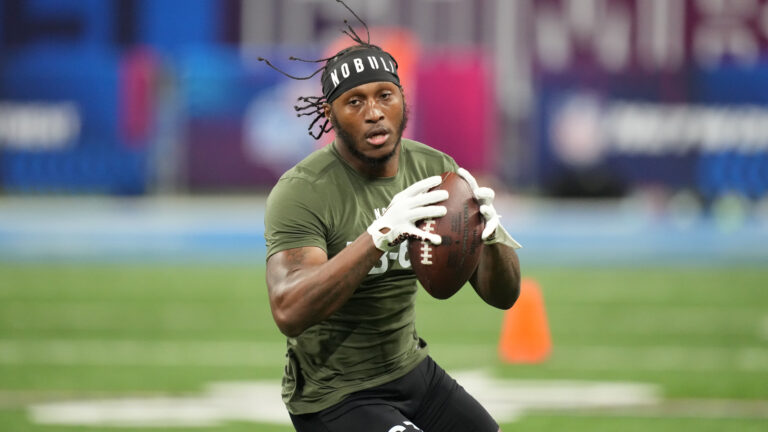 Buccaneers Agree to Terms with Third-Round Pick