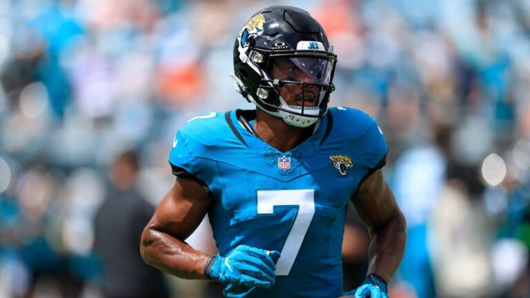 Cardinals Signing WR Zay Jones
