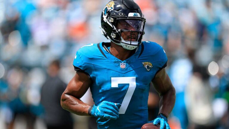 Cowboys Hosting WR Zay Jones For Visit