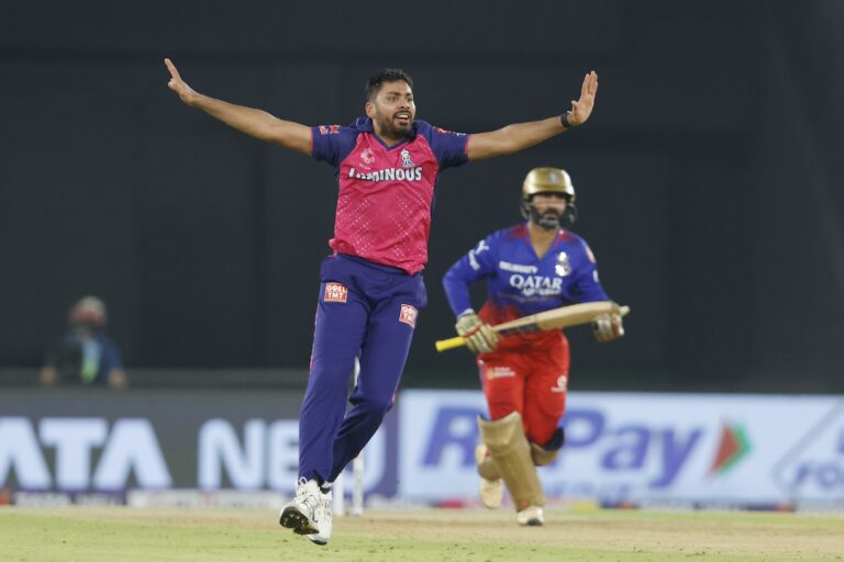 Dinesh Karthik gets a reprieve in contentious lbw call