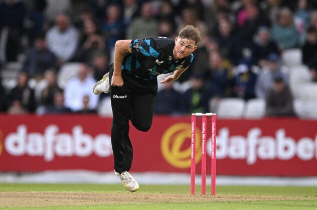 D'Oliveira, Taylor lift Rapids to final-over win against Lancashire