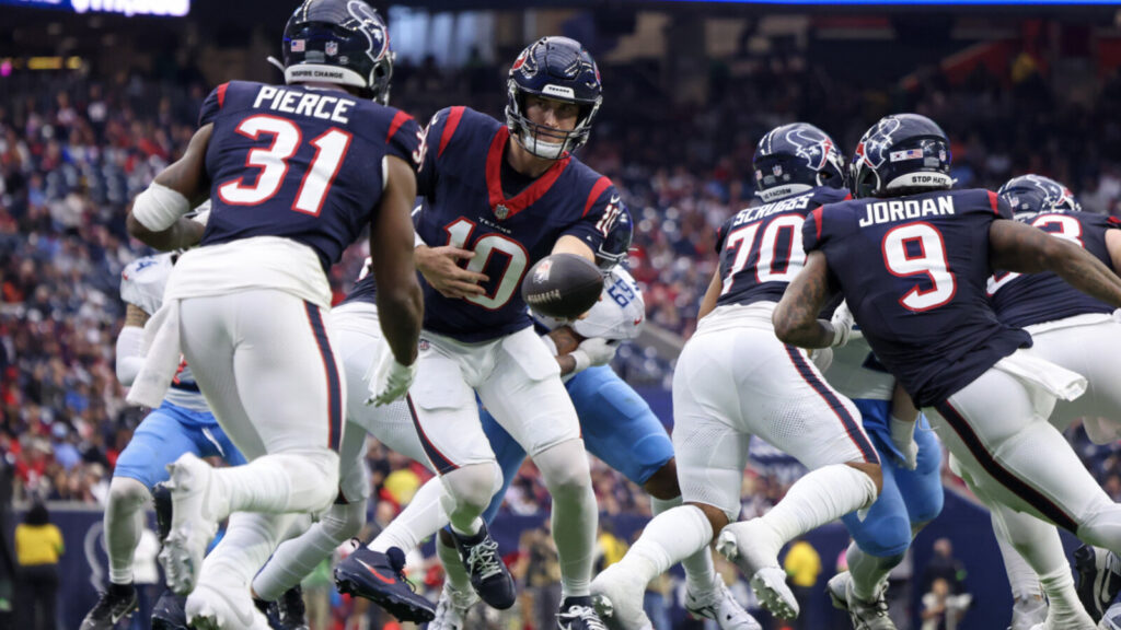 Every running back in the NFL could take a few pointers from what Texans RB Dameon Pierce did