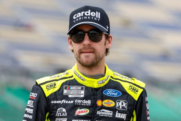 Irritated Blaney says it was Byron's "responsibility to leave room"