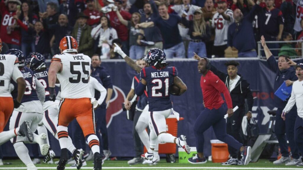 Jaguars Linked To Division Rival’s Top Remaining Free Agent