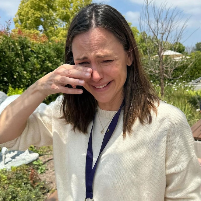 Jennifer Garner Gets Support From Celebs After Daughter's Graduation