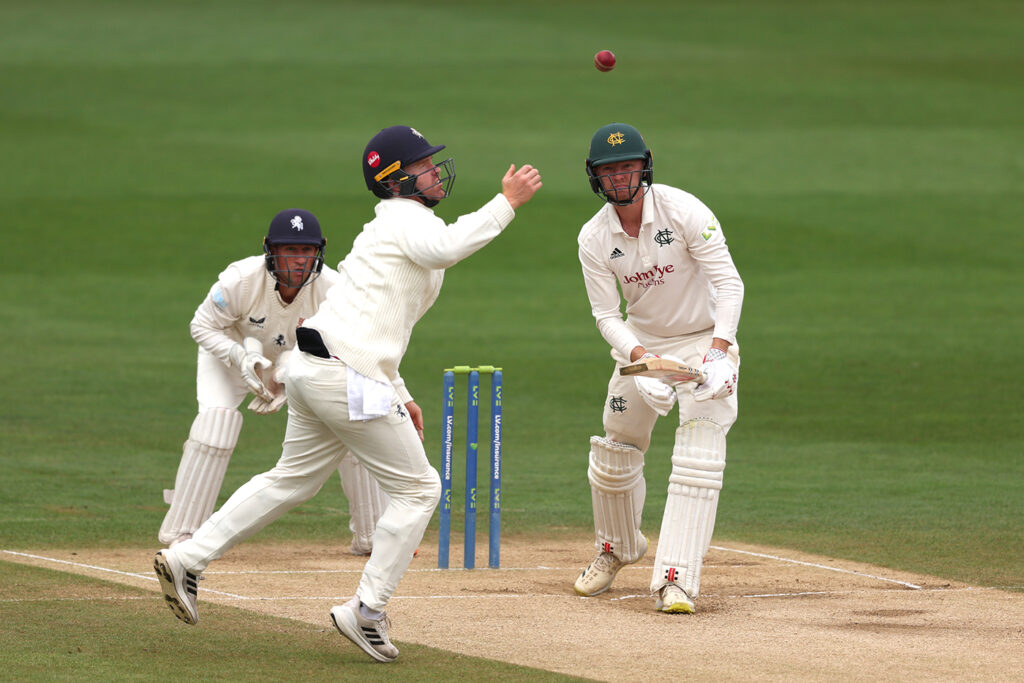 Lyndon James 92*, Hampshire drops help resurrect Notts