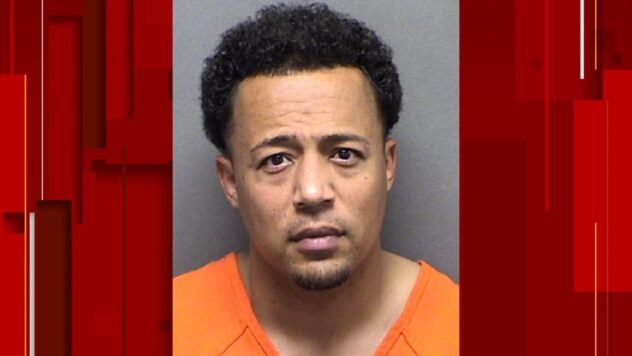 Man arrested after threatening to slit roommate’s neck with box cutter, SAPD says