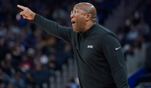 Mike Brown, Kings Pause Discussions On Contract Extension