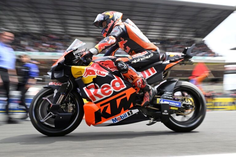 Miller looking for answers to "head-scratcher" KTM MotoGP race pace