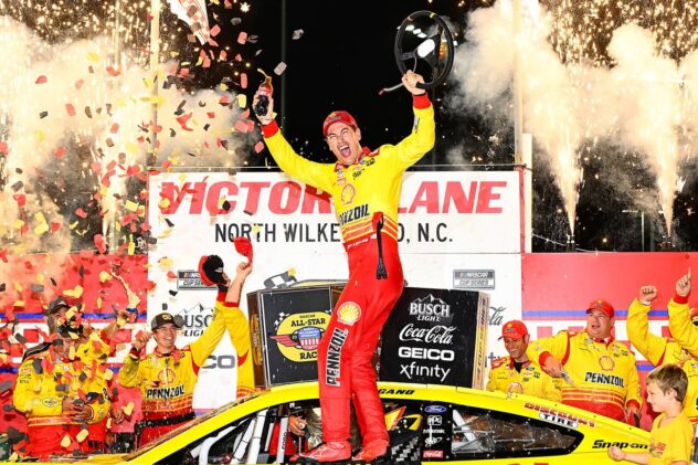 NASCAR All-Star Race: Joey Logano runs away with $1 million win