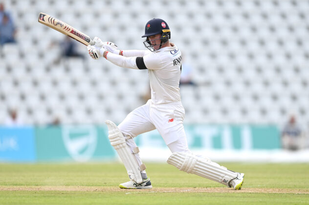 Notts hit back with new ball after Jennings leads way for Lancashire
