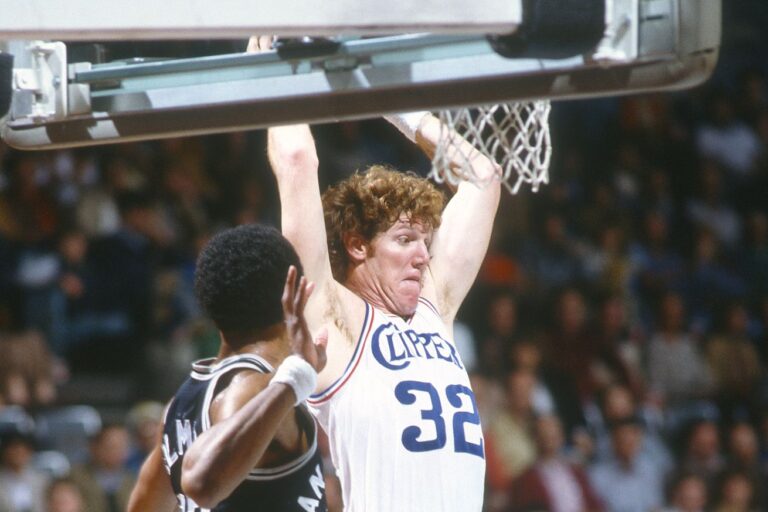 Open Thread: The NBA world mourns Bill Walton